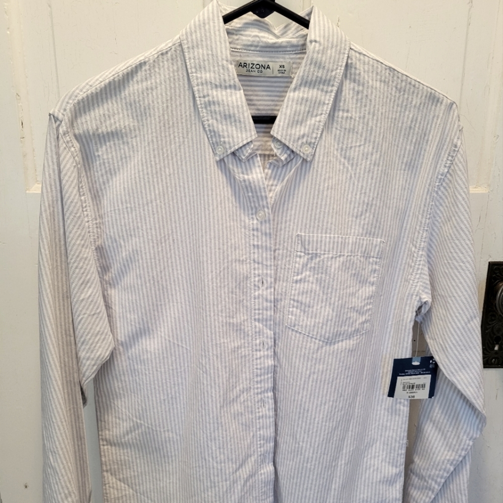 NWT Arizona Boyfriend style long sleeve button up shirt